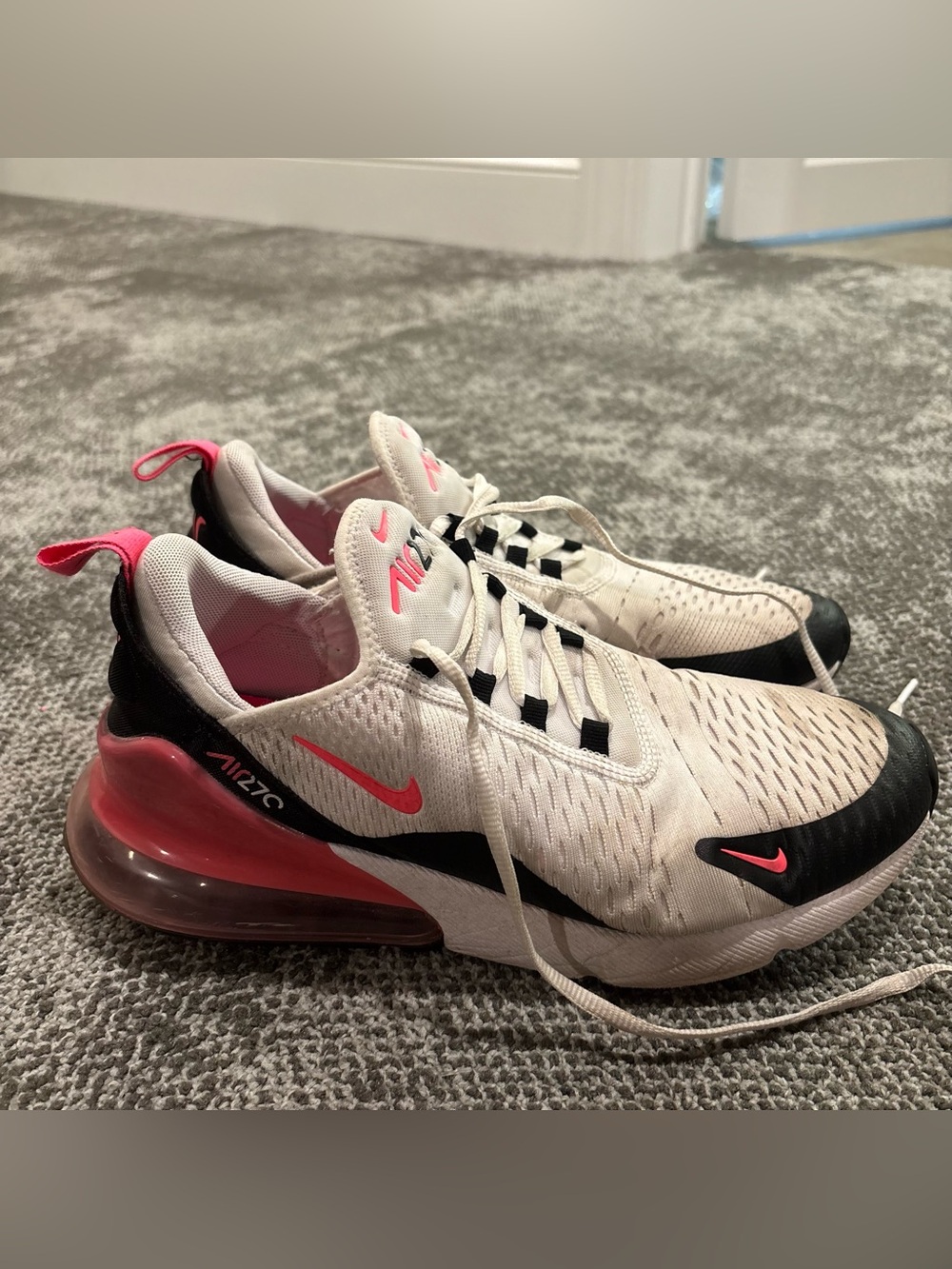 Nike Air Max 270 White Black Hyper Pink Running Shoes Womens U.S. 10